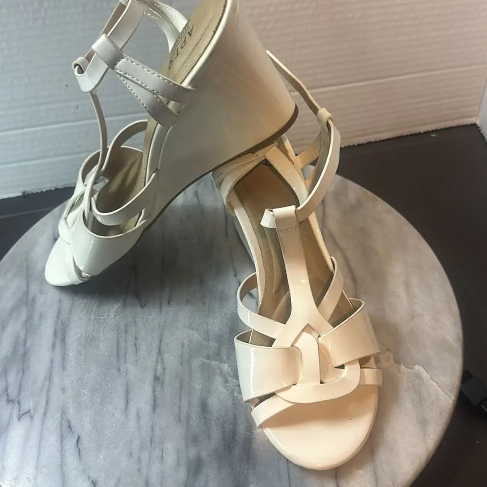 Apt 9 wedge sandel
